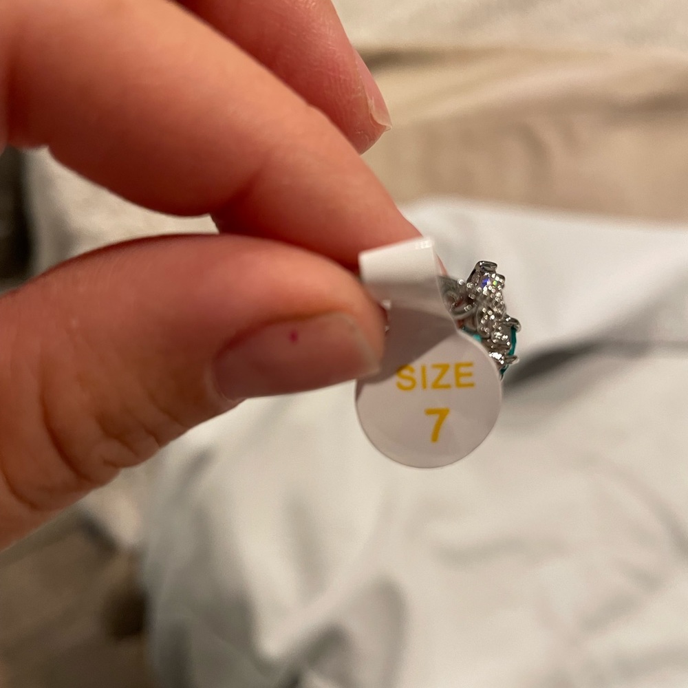 Ring - Picture 3 of 6